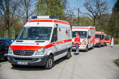 Kirchheim: 5 Rettungshubschrauber im Einsatz - Grossalarm in Gymnasium - bis zu 70 Verletzte Schueler nach moeglichem Chemieunfall